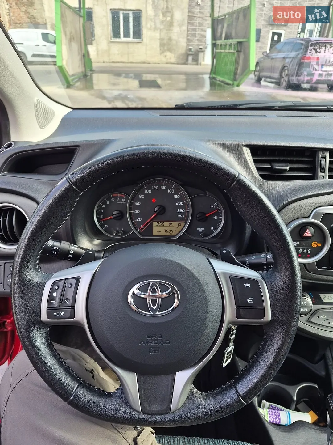 2012 Toyota Yaris - мініатюра 11
