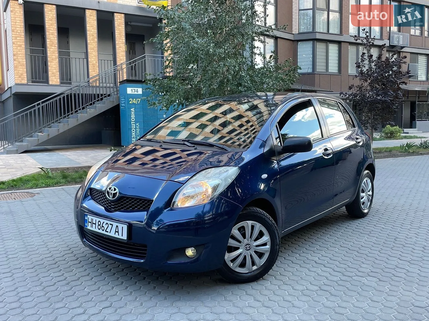 2011 Toyota Yaris - фото 1