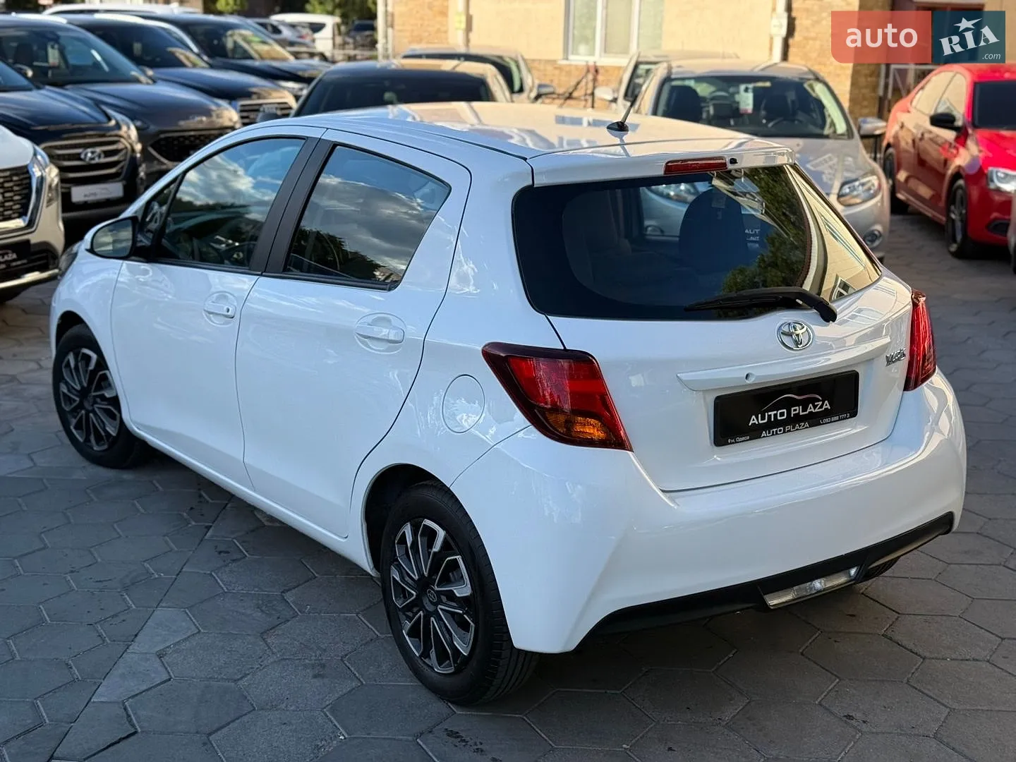 2015 Toyota Yaris - мініатюра 15