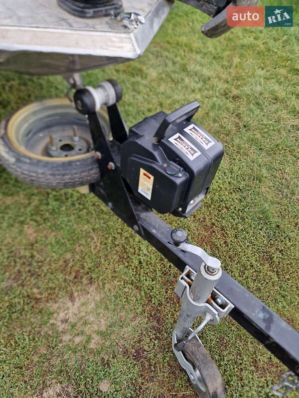 Катер Tracker Bass 2004 в Черновцах