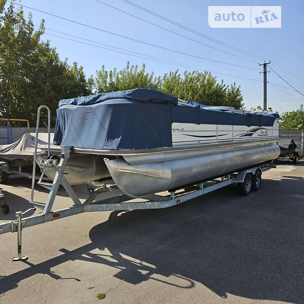 Лодка Tracker Party Barge 2007 в Киеве