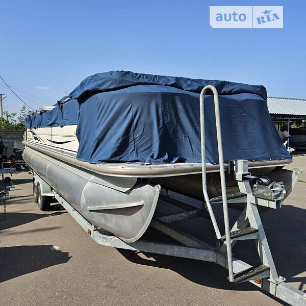 Лодка Tracker Party Barge 2007 в Киеве