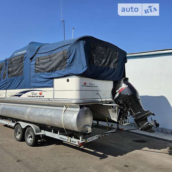 Лодка Tracker Party Barge 2007 в Киеве