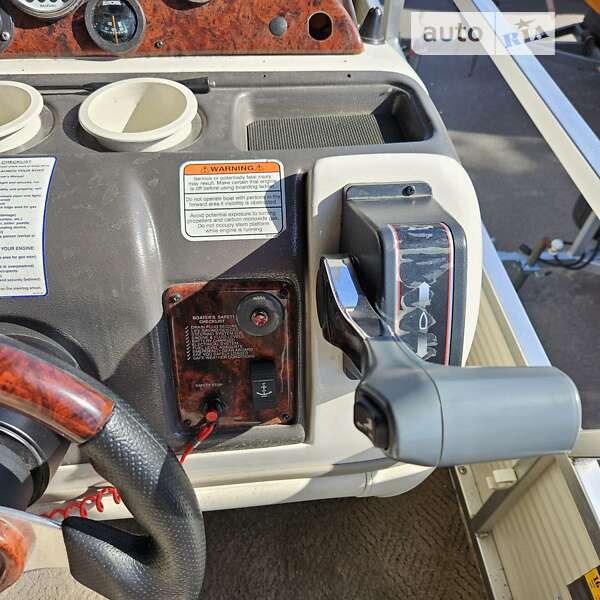 Лодка Tracker Party Barge 2007 в Киеве