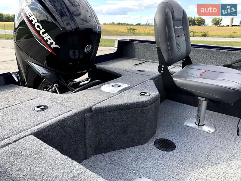 Катер Tracker Pro Guide 2021 в Киеве фото 5 Катер Tracker Pro Guide 2021 в Киеве