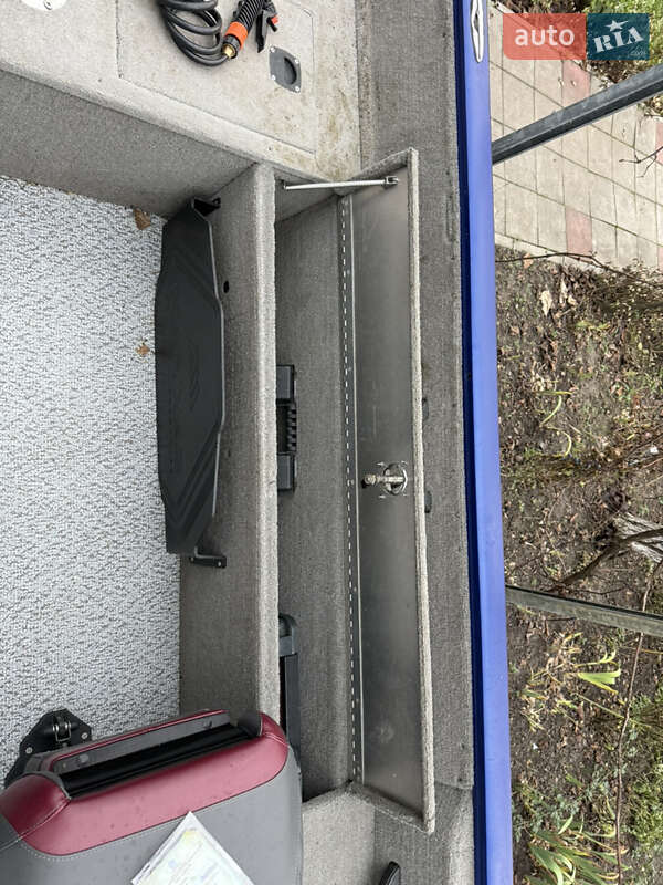 Катер Tracker Pro Guide 2013 в Києві