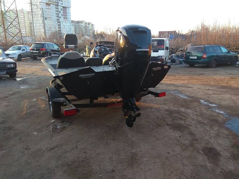 Катер Tracker Pro Team 2018 в Броварах фото 4 Катер Tracker Pro Team 2018 в Броварах