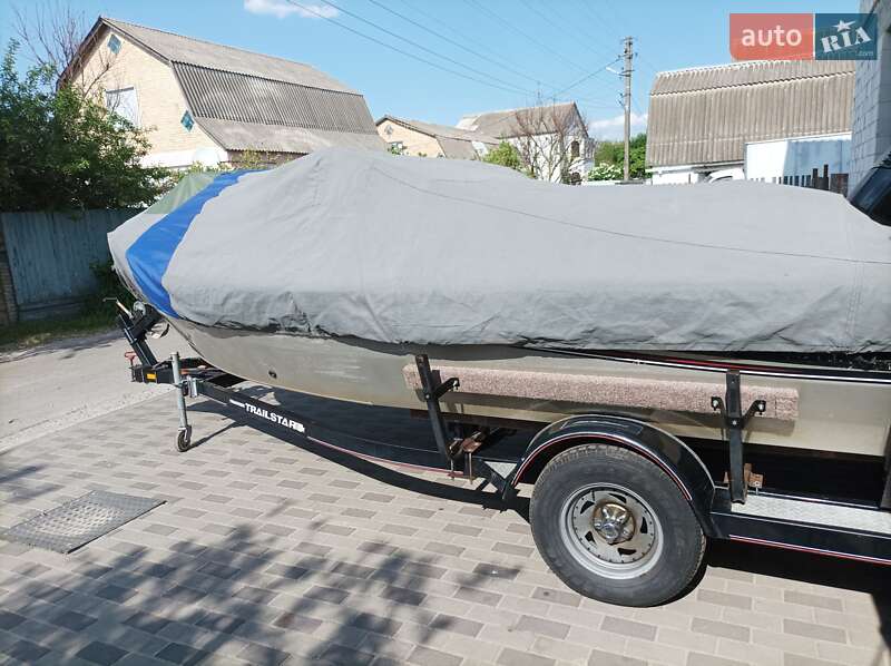 Лодка Tracker Targa 2004 в Гостомеле