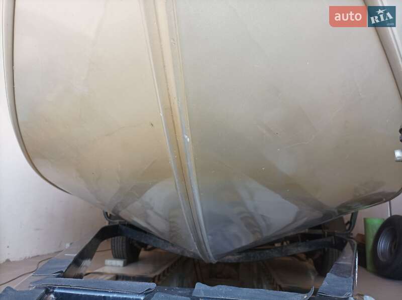 Лодка Tracker Targa 2004 в Гостомеле