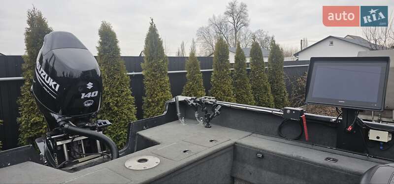 Лодка Tracker Targa 2006 в Борисполе