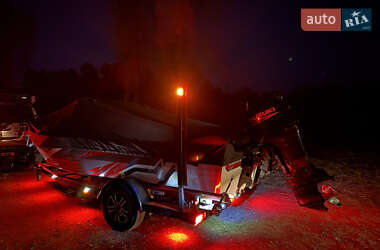 Лодка Tracker Targa 2006 в 