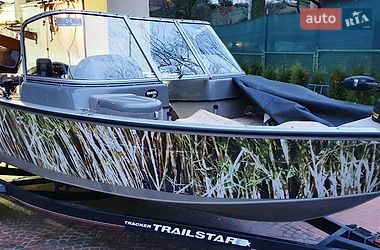 Лодка Tracker Targa 2005 в Козине