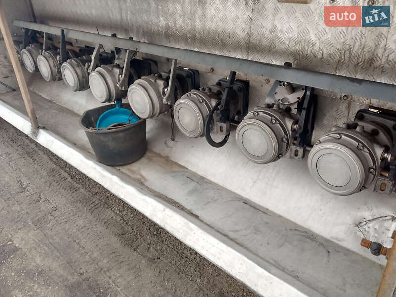 Цистерна полуприцеп Trailor S 1993 в Черновцах