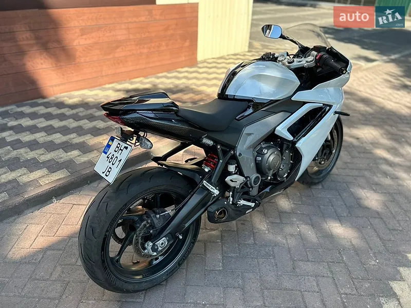 TRIUMPH DAYTONA 660 2024 VIN SMTL23UF7STBW5959 фото оголошення 11 з 42