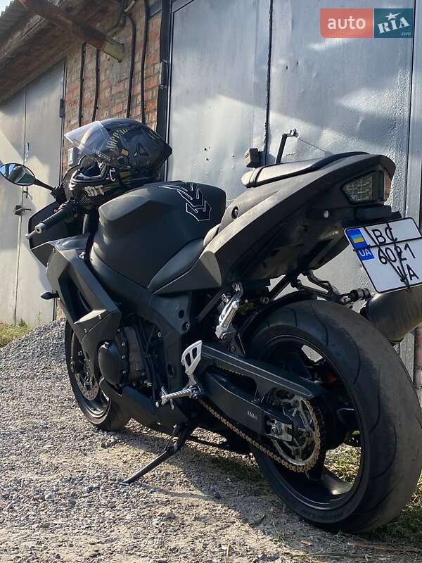 Спортбайк Triumph Daytona 2004 в Гадячі