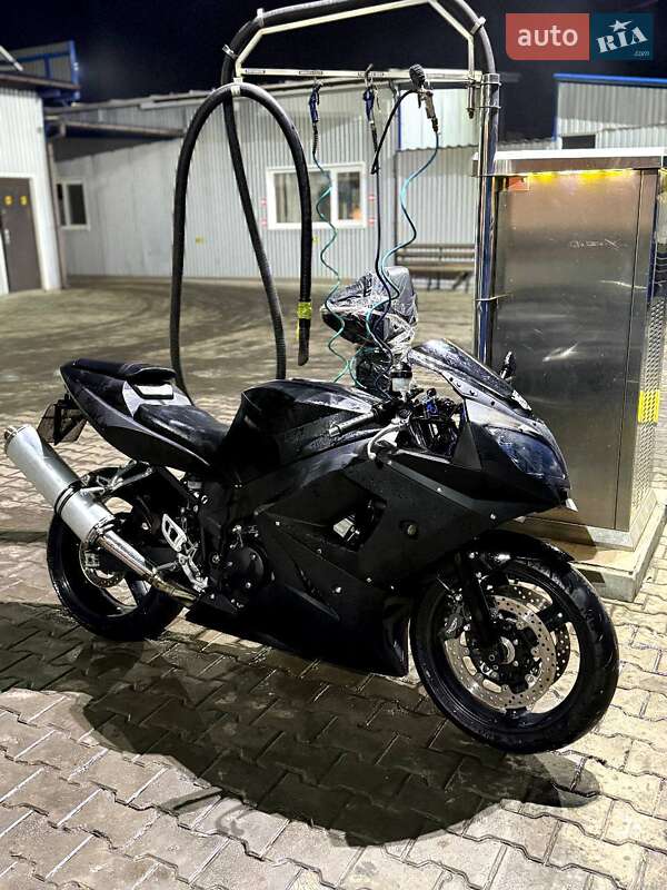 Спортбайк Triumph Daytona 2004 в Гадячі