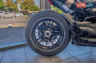 Мотоцикл Круізер Triumph Rocket 3 2020 в 