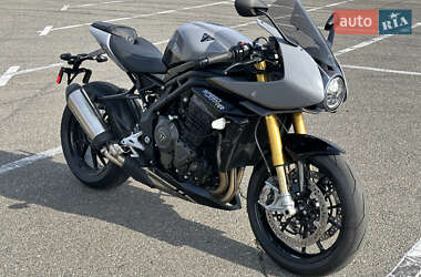 Мотоцикл Спорт-туризм Triumph Speed Triple 2022 в 