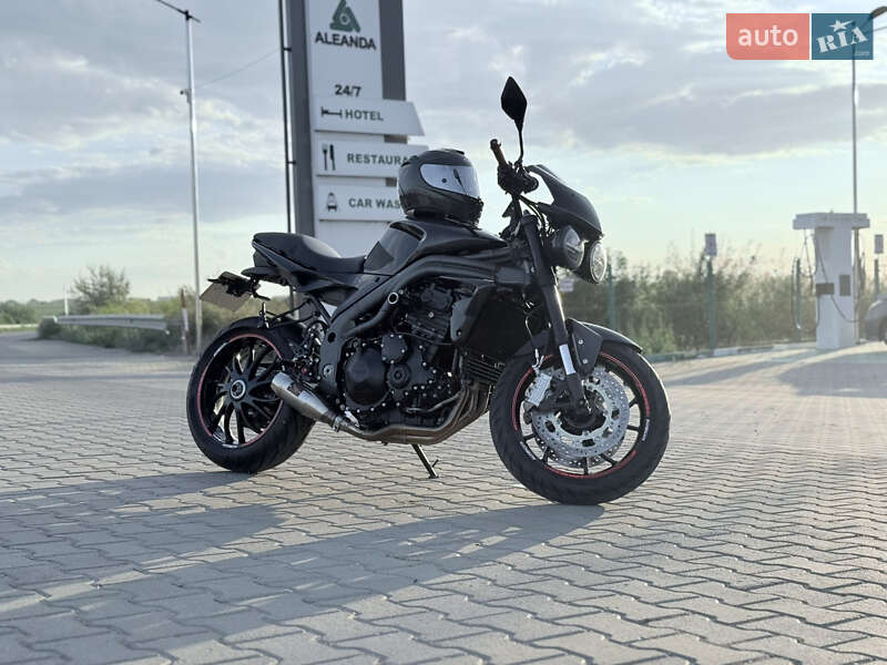 Мотоцикл Без обтекателей (Naked bike) Triumph Speed Triple 2010 в Черновцах