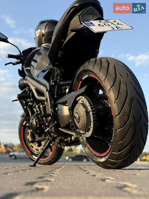 Мотоцикл Без обтекателей (Naked bike) Triumph Speed Triple 2010 в Черновцах