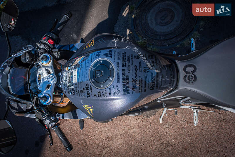 Спортбайк Triumph Speed Triple 2023 в Киеве фото 15 Спортбайк Triumph Speed Triple 2023 в Киеве