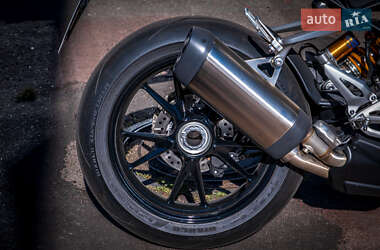 Спортбайк Triumph Speed Triple 2023 в 