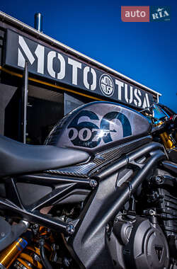 Спортбайк Triumph Speed Triple 2023 в 