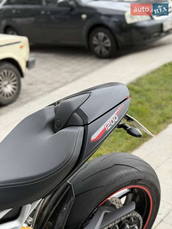 Мотоцикл Без обтекателей (Naked bike) Triumph Speed Triple 2022 в Киеве