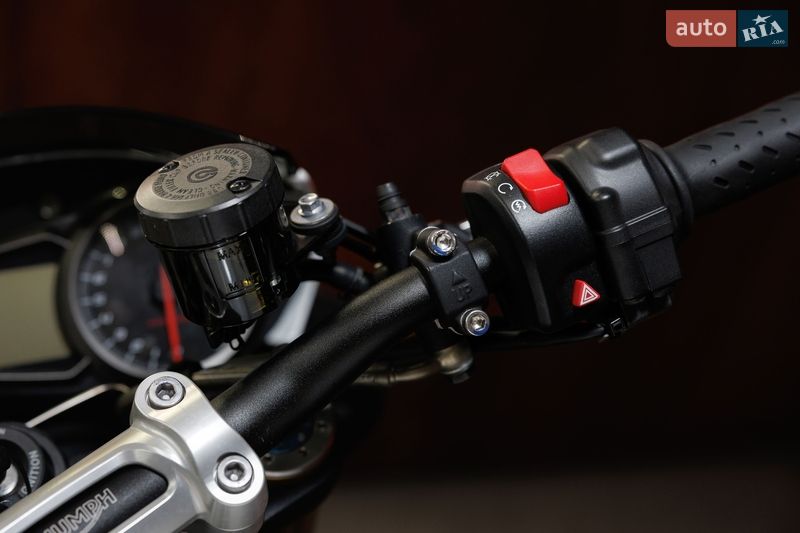 Мотоцикл Без обтекателей (Naked bike) Triumph Speed Triple 2016 в Днепре