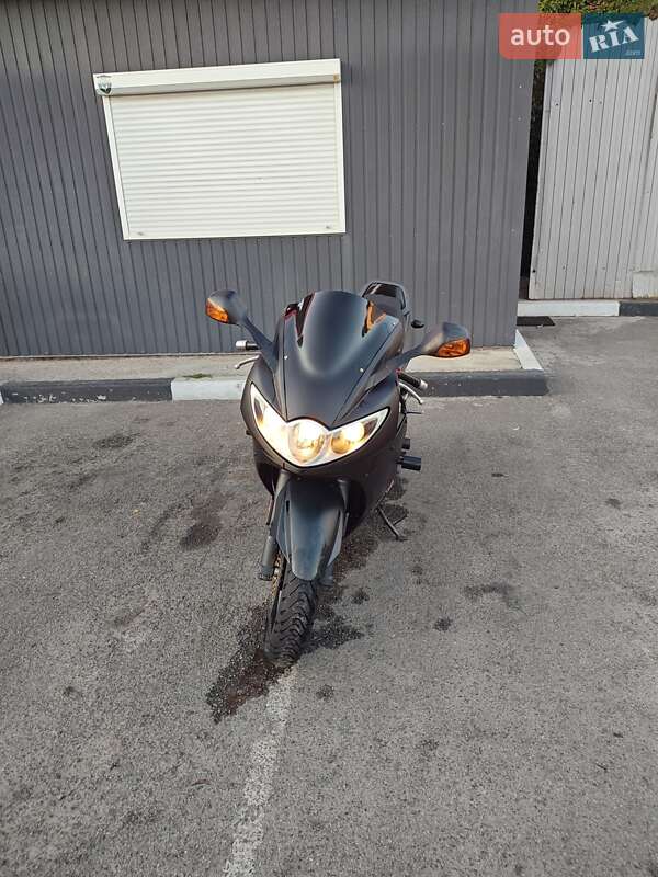 Мотоцикл Спорт-туризм Triumph Sprint 2005 в Киеве фото 3 Мотоцикл Спорт-туризм Triumph Sprint 2005 в Киеве