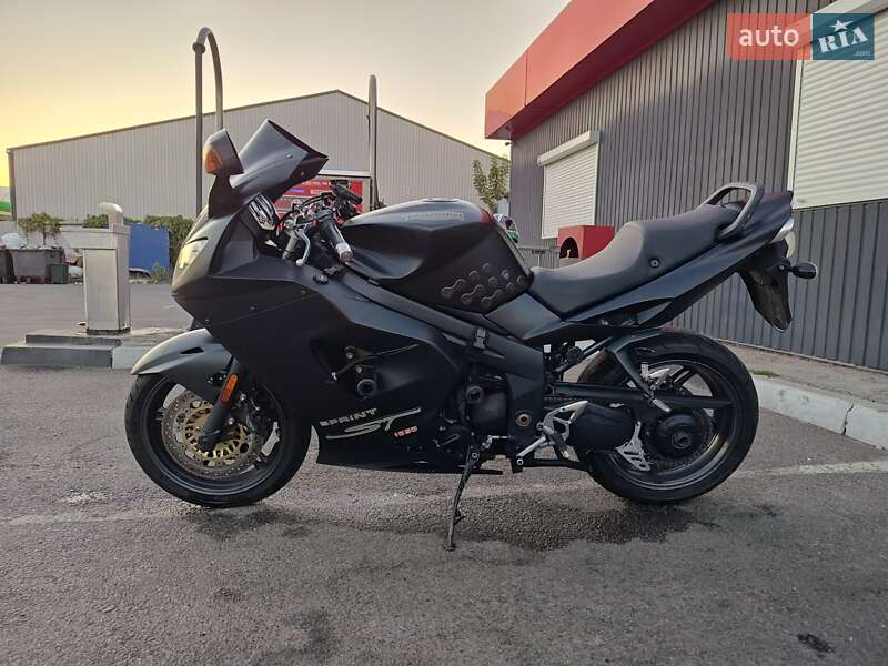 Мотоцикл Спорт-туризм Triumph Sprint 2005 в Киеве фото 13 Мотоцикл Спорт-туризм Triumph Sprint 2005 в Киеве