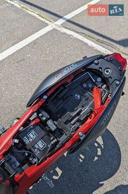Мотоцикл Без обтекателей (Naked bike) Triumph Street Triple 2015 в 