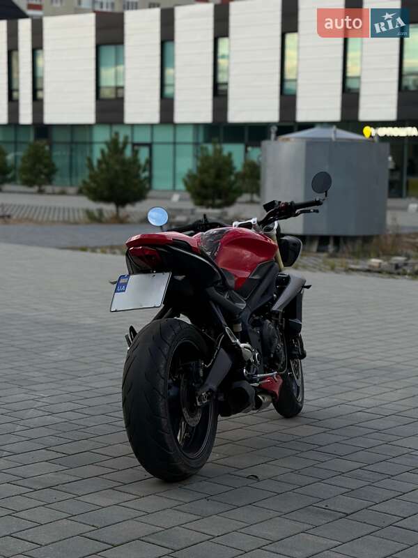 Мотоцикл Без обтікачів (Naked bike) Triumph Street Triple 2015 в Хмельницькому