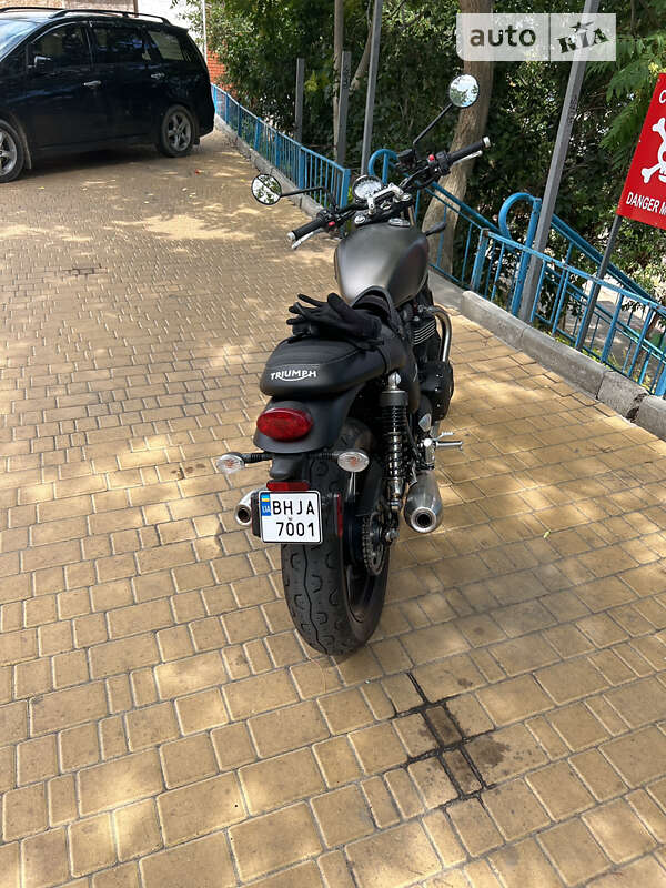 Кафе рейсер Triumph Street Twin 2019 в Одесі
