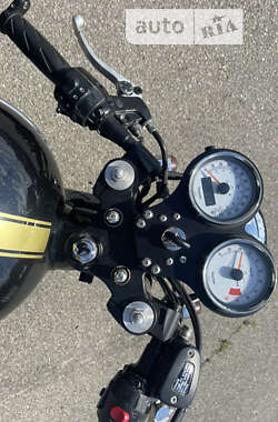 Мотоцикл Классик Triumph Thruxton 2015 в 