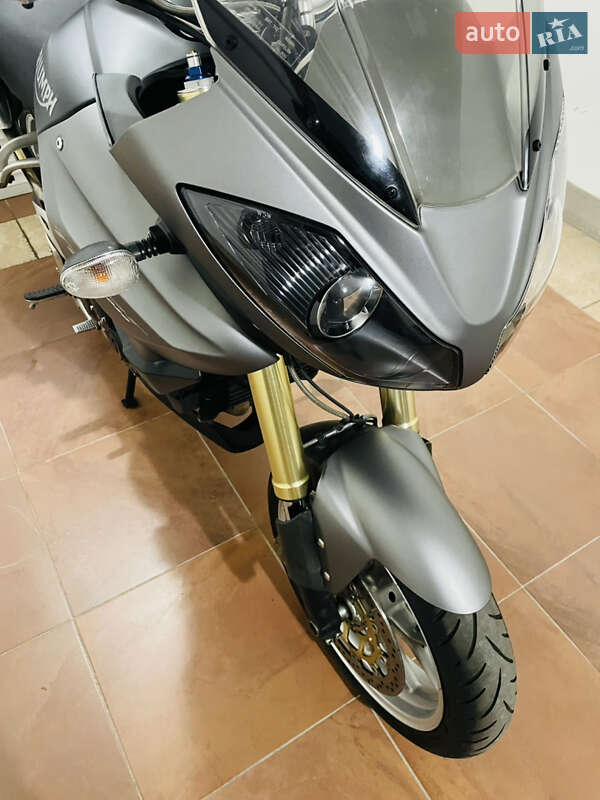 Мотоцикл Многоцелевой (All-round) Triumph Tiger 2010 в Киеве