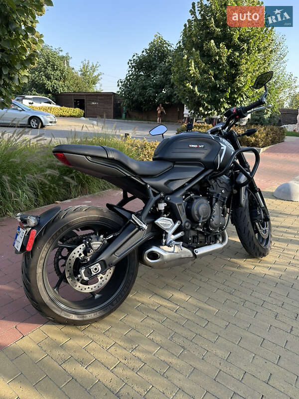 Мотоцикл Без обтекателей (Naked bike) Triumph Trident 2022 в Киеве фото 11 Мотоцикл Без обтекателей (Naked bike) Triumph Trident 2022 в Киеве
