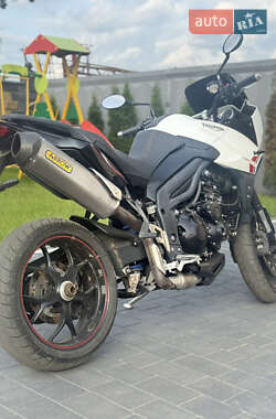Мотоцикл Спорт-туризм Triumph Triple 2014 в 