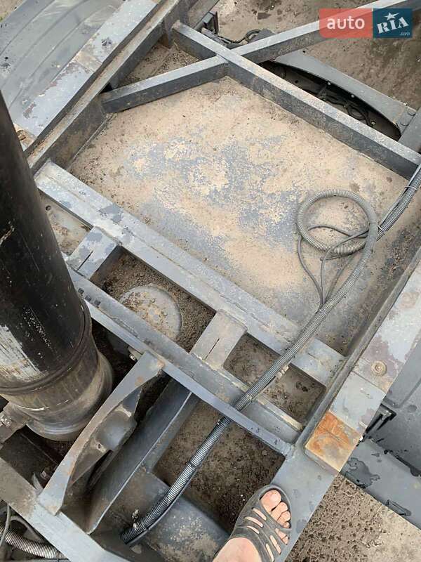 Самоскид напівпричіп Trouillet SR 2006 в Сумах