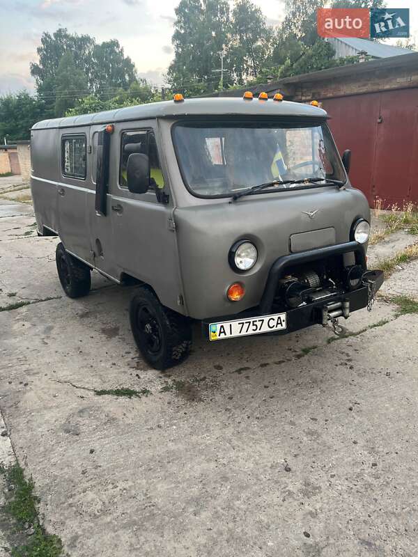 Позашляховик / Кросовер УАЗ 2206 2002 в Вишгороді