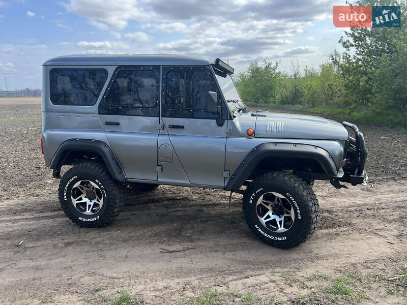 Позашляховик / Кросовер УАЗ 31519 2005 в Кам'янському