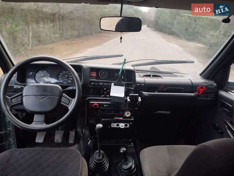 Внедорожник / Кроссовер УАЗ 3160 Симбир 2004 в Житомире фото 4 Внедорожник / Кроссовер УАЗ 3160 Симбир 2004 в Житомире