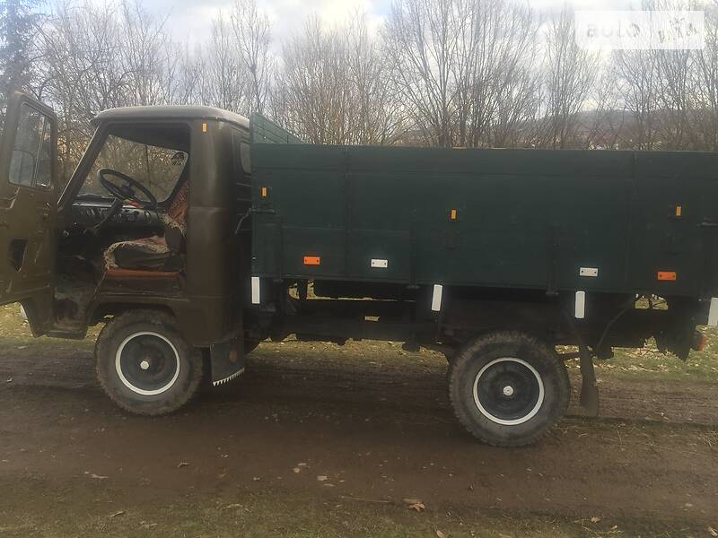 Внедорожник / Кроссовер УАЗ 3303 1990 в Тячеве