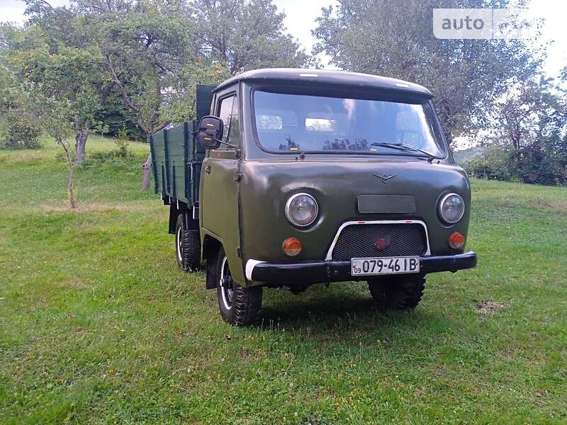 Седан УАЗ 3303 1990 в Тячеве