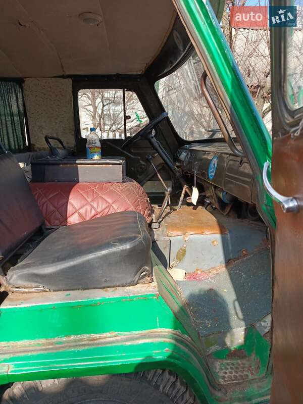 Мінівен УАЗ 3303 1982 в Березані