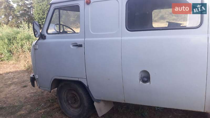 Внедорожник / Кроссовер УАЗ 3741 2003 в Полтаве