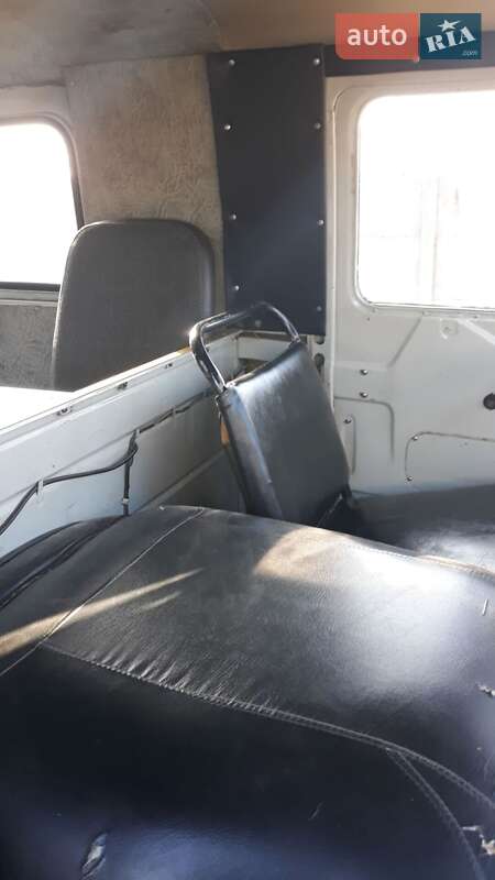 Внедорожник / Кроссовер УАЗ 3741 2003 в Полтаве