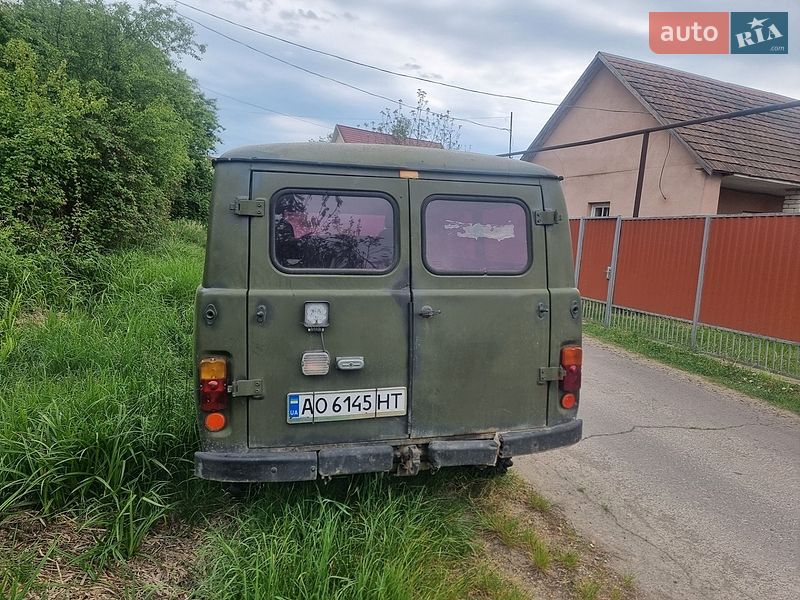 Внедорожник / Кроссовер УАЗ 3741 2003 в Ужгороде