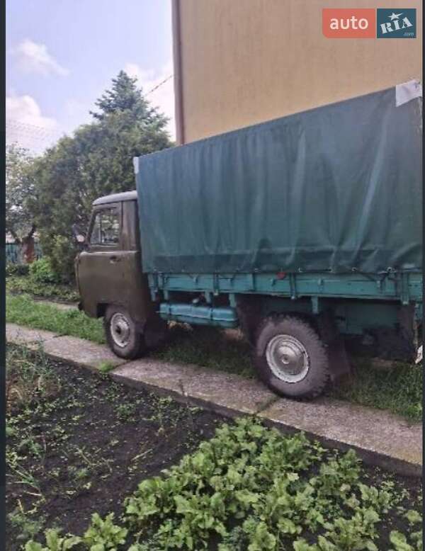 Грузовой фургон УАЗ 452 груз. 1982 в 