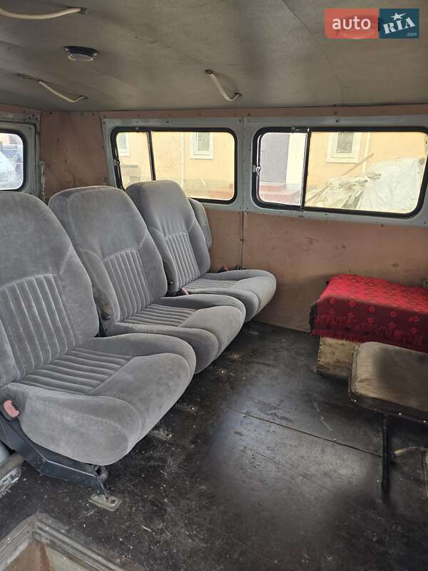 Позашляховик / Кросовер УАЗ 452 1981 в Харкові